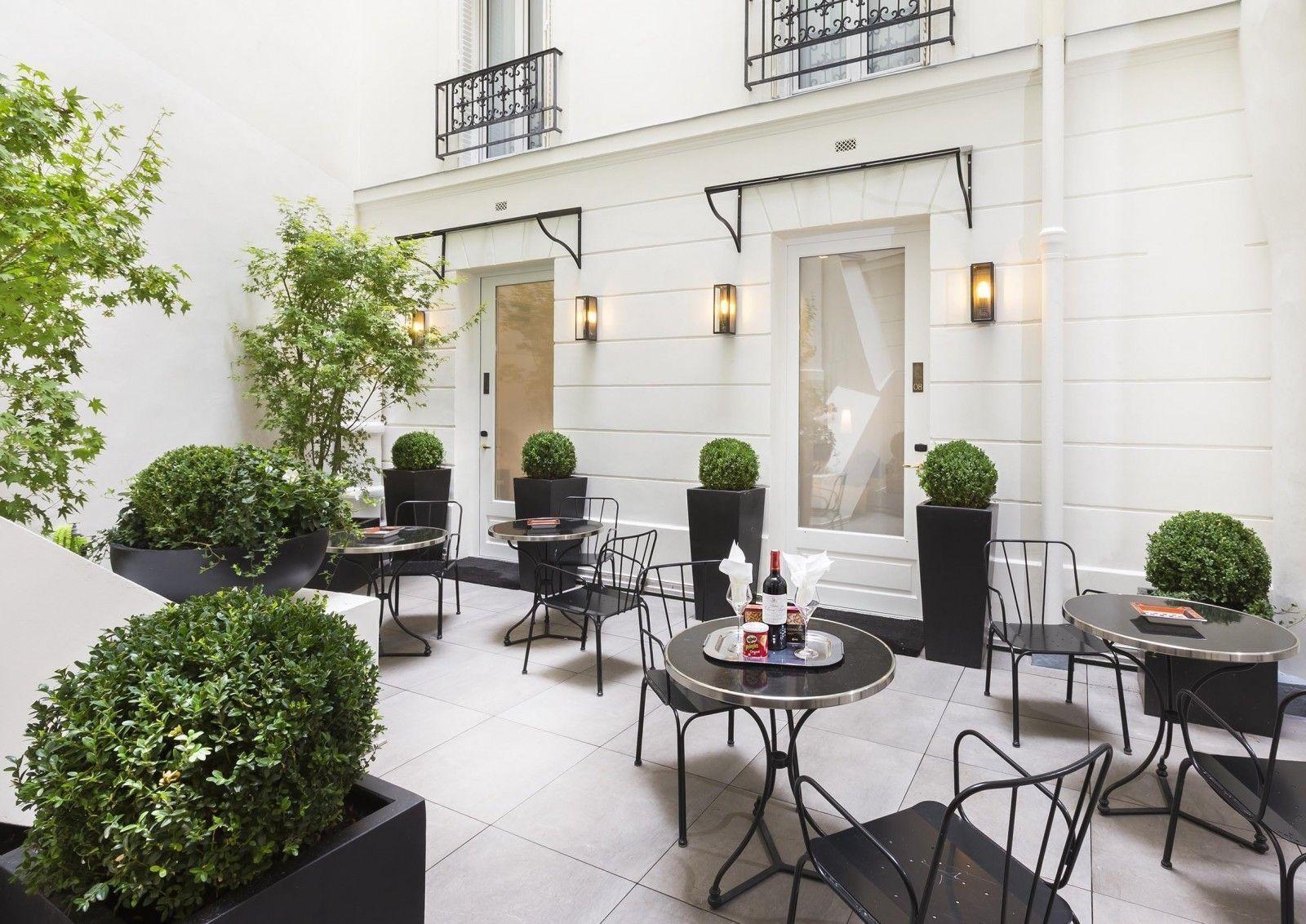 Hotel Balmoral Champs Elysees Paris