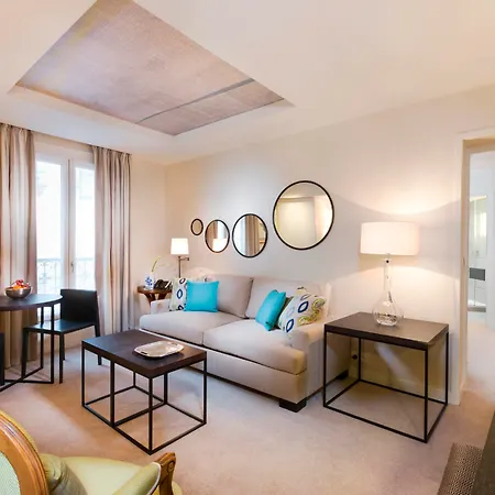 Hotel Balmoral Champs Elysees 4*