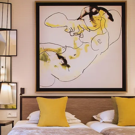 Hotel Balmoral Champs Elysees