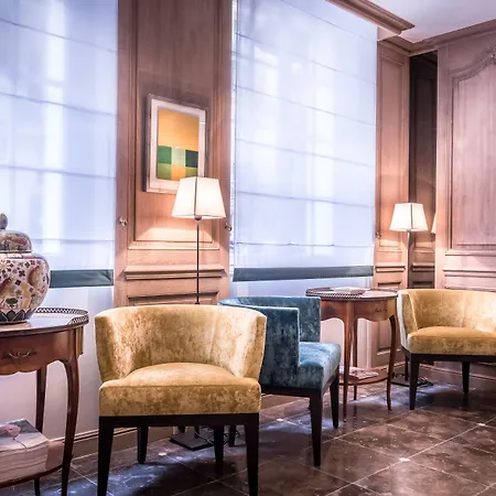 Hotel Balmoral Champs Elysees Paris