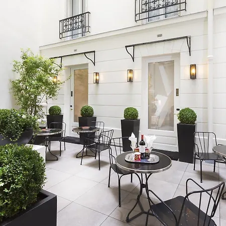 Hotel Balmoral Champs Elysees Paris