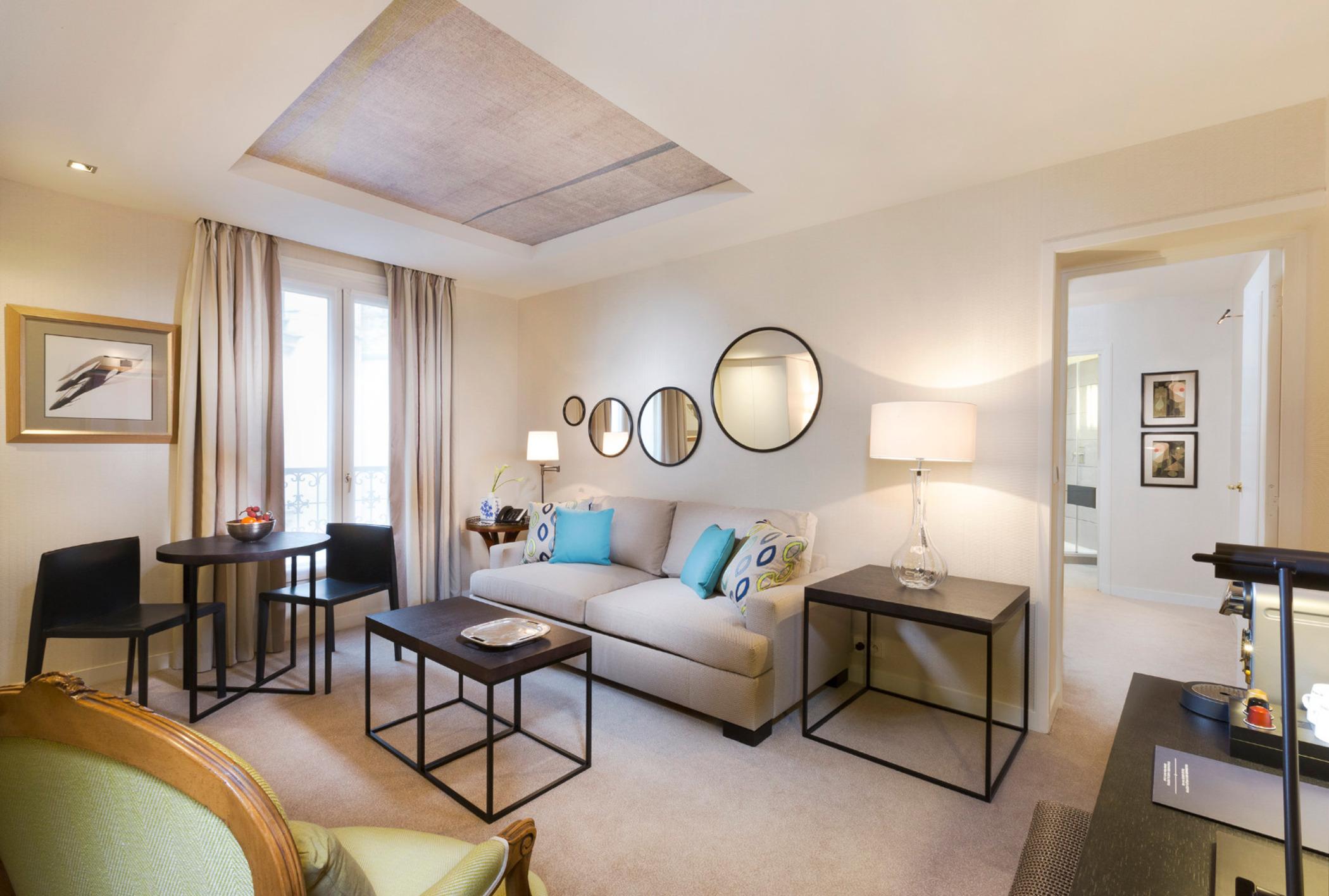 Hotel Balmoral Champs Elysées 4*