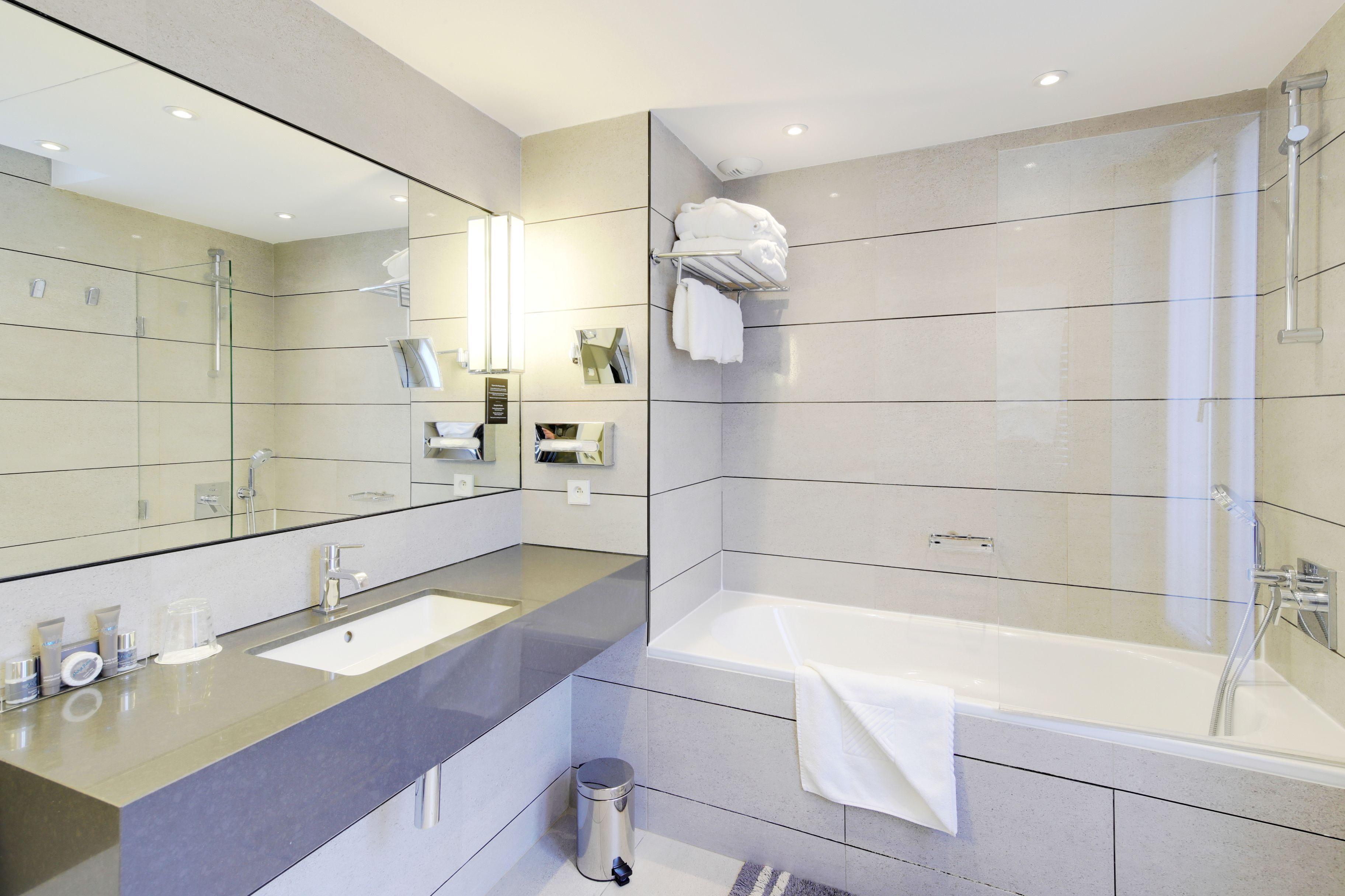 Balmoral Champs Elysées Hotel