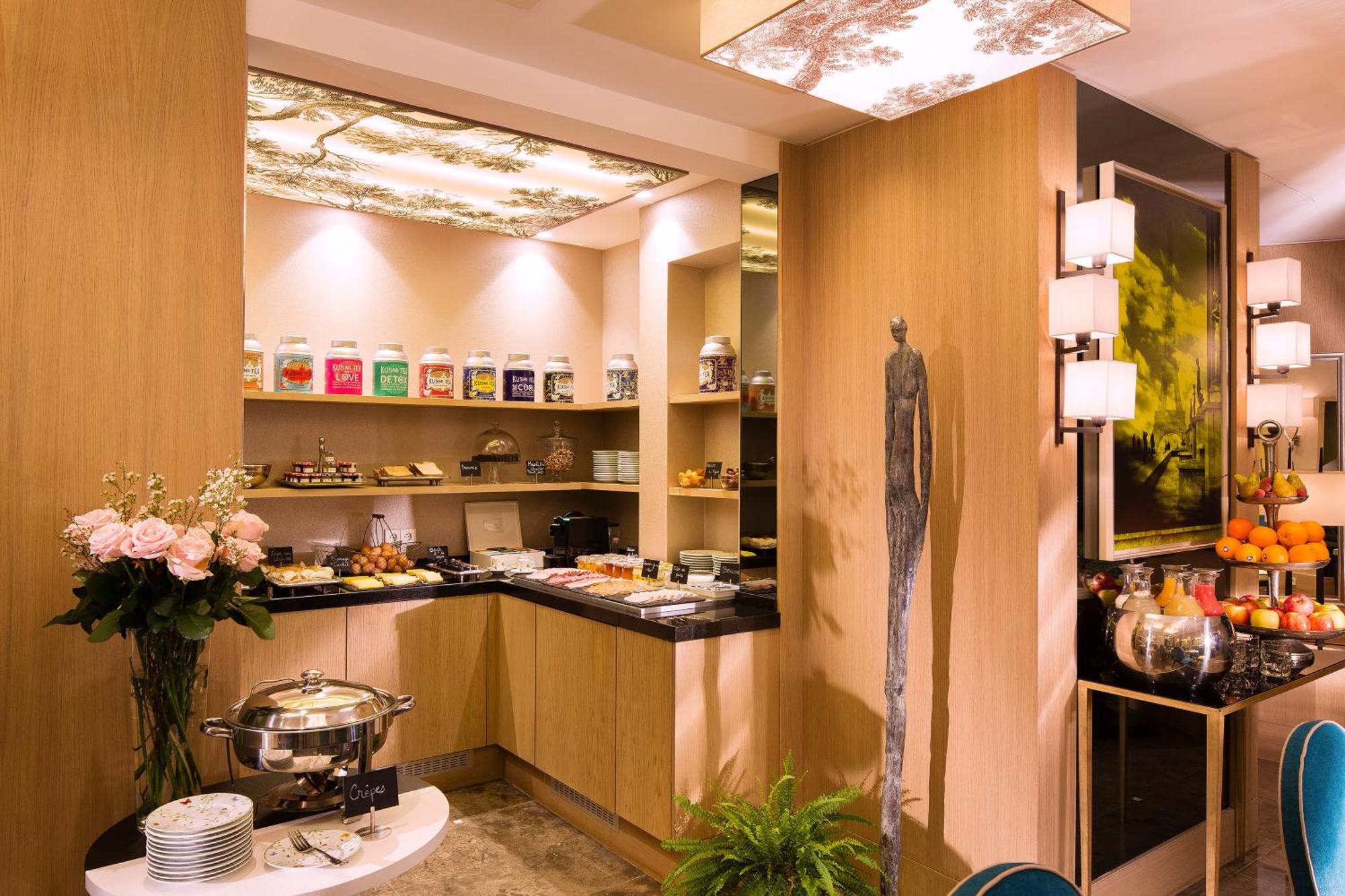 Hotel Balmoral Champs Elysees 4*